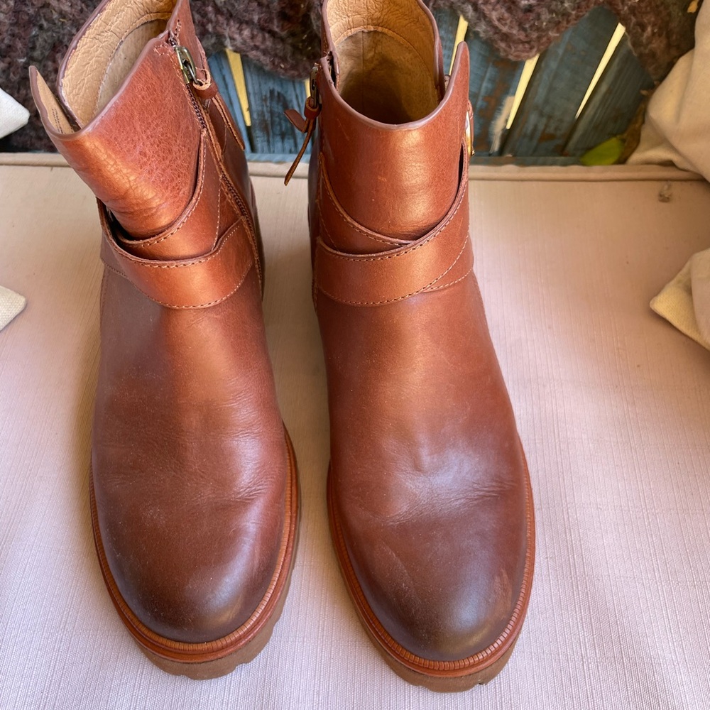 NWT SOFFT Brown Leather Boots